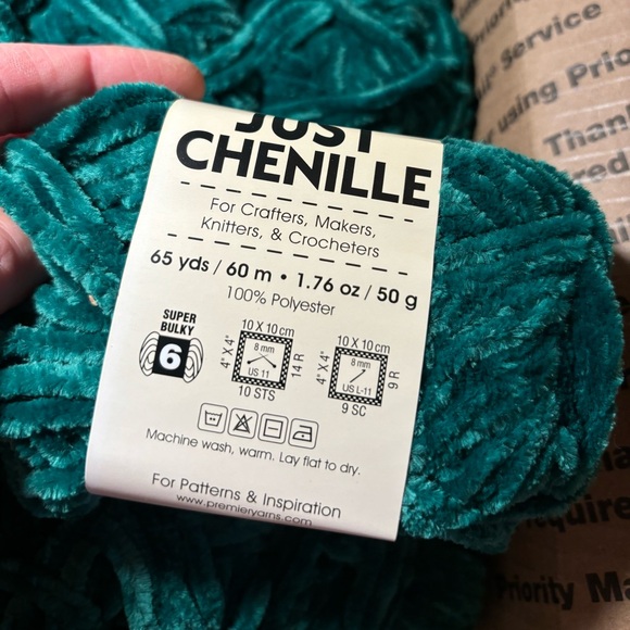 12 SKEINS - Picture 3 of 5